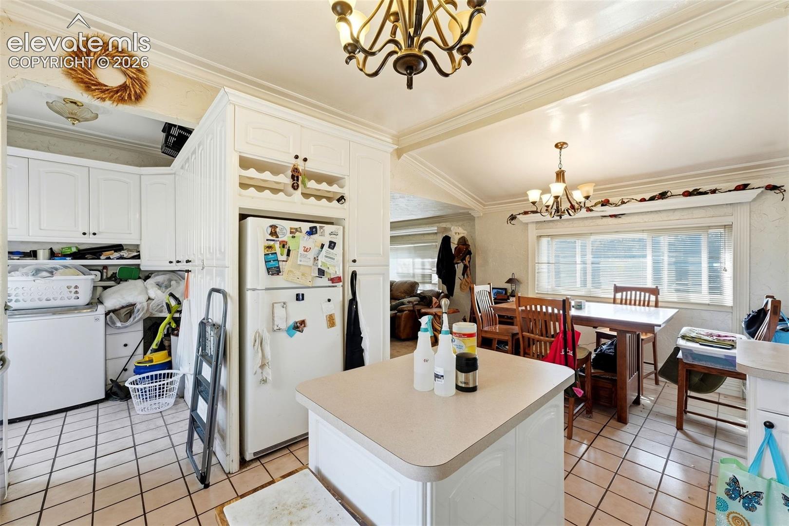 Listing photo 16 for 842 E Platte Avenue