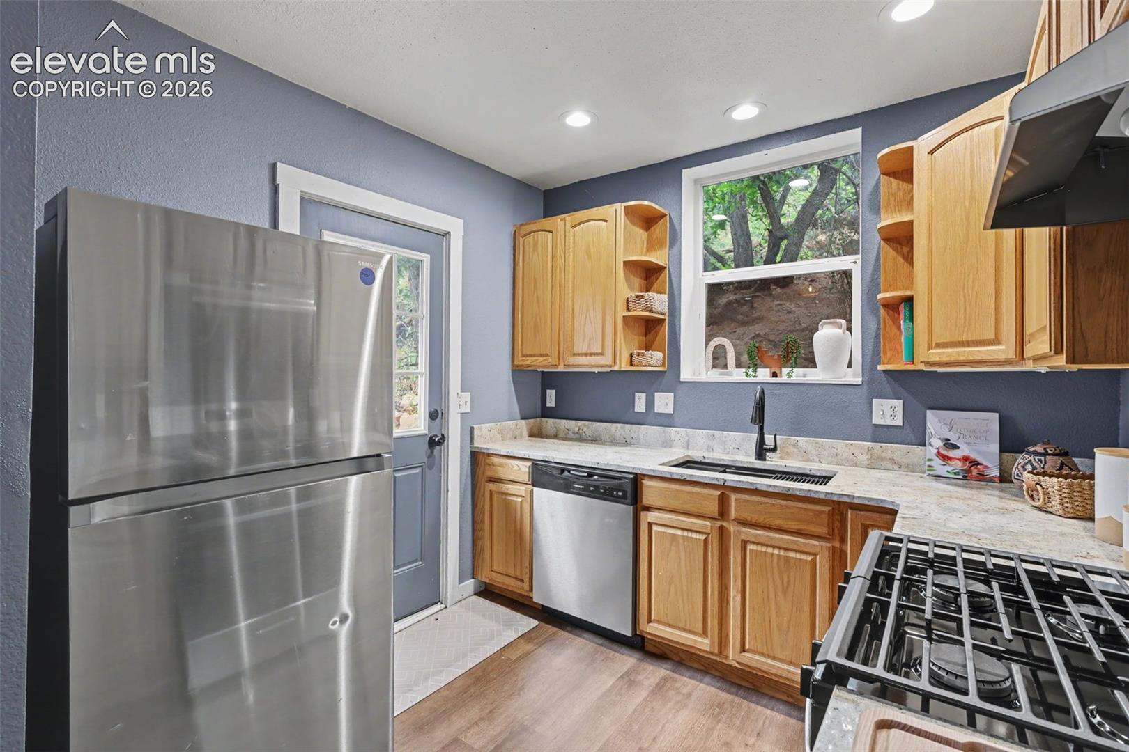 Listing photo 8 for 407 Washington Avenue
