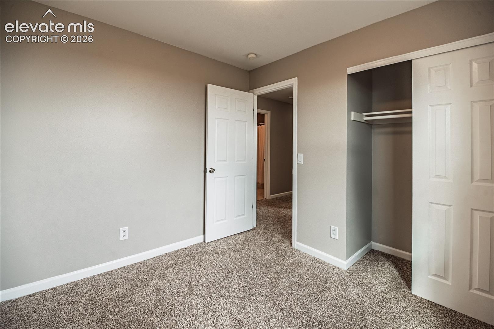 Listing photo 38 for 4325 Ramblewood Drive