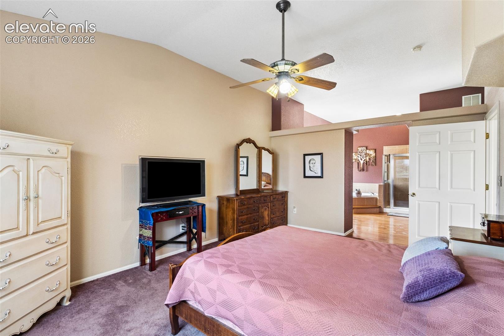 Listing photo 14 for 703 N Canvas Drive