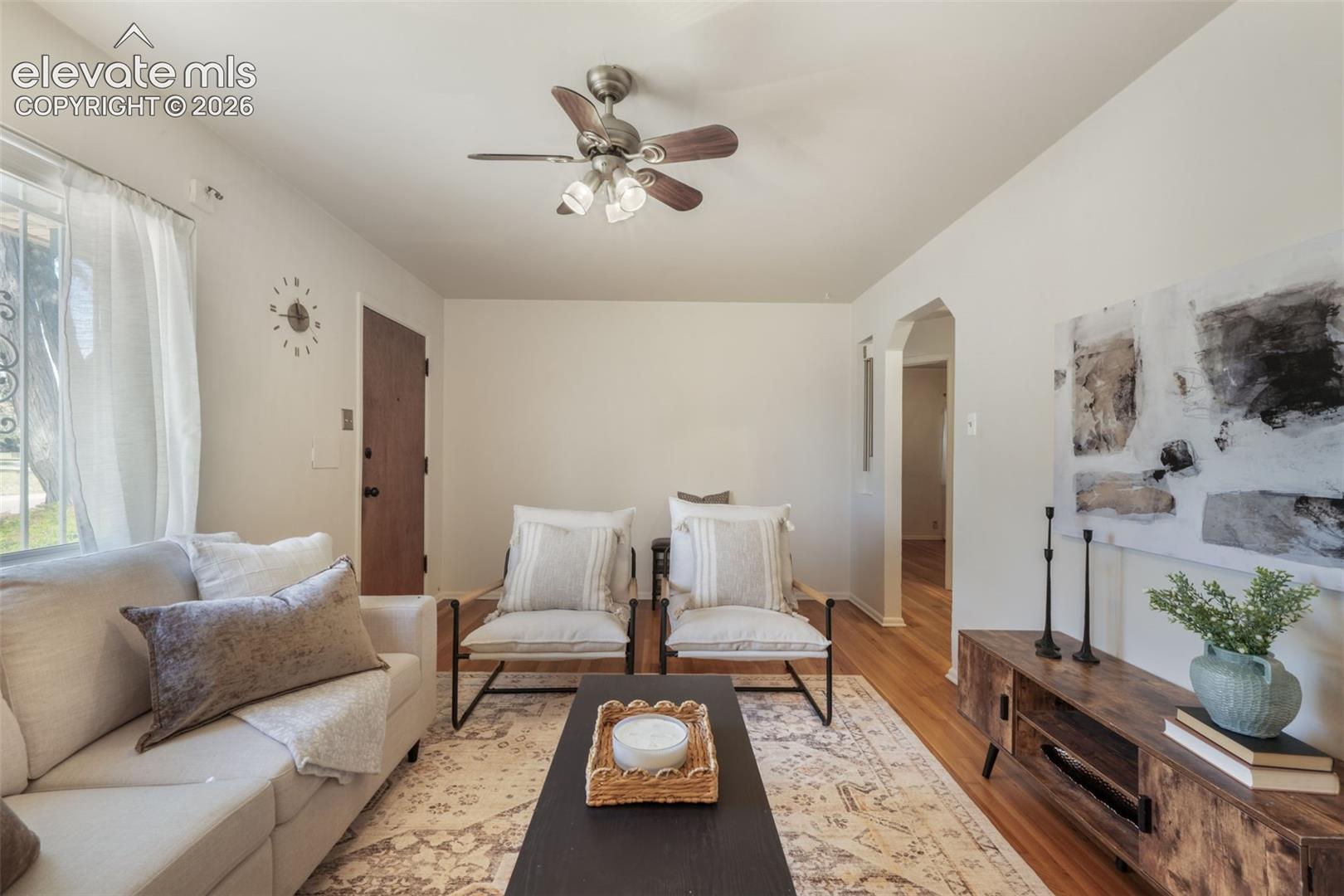 Listing photo 8 for 920 S Canosa Court