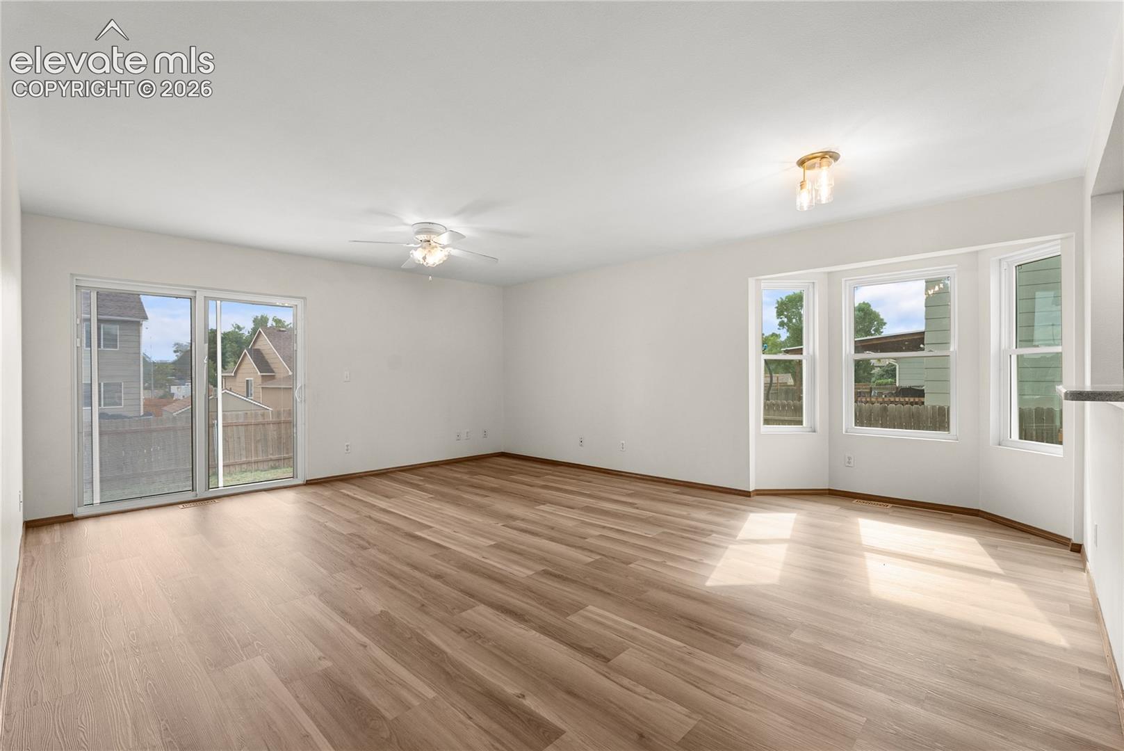 Listing photo 10 for 890 N Candlestar Loop