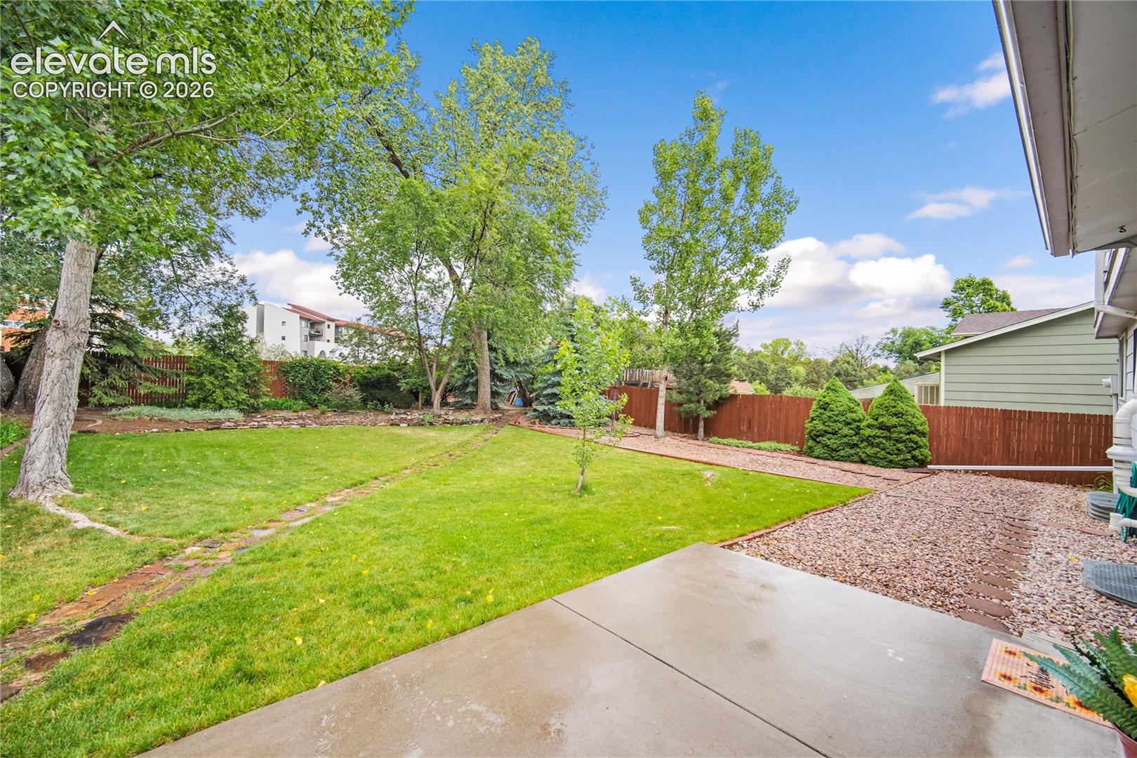 Listing photo 30 for 2998 Westcliff Circle