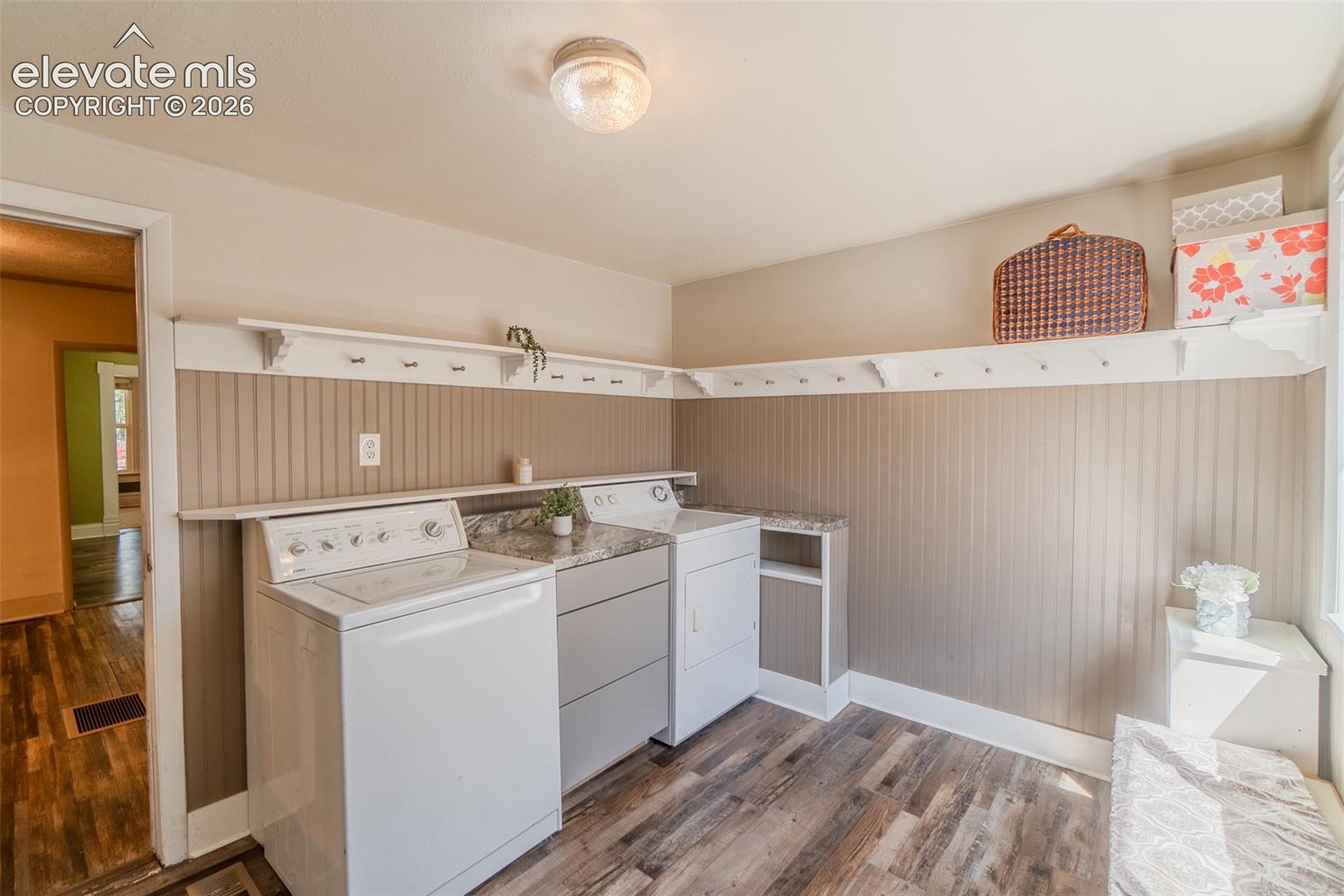 Listing photo 11 for 2701 Wood Avenue