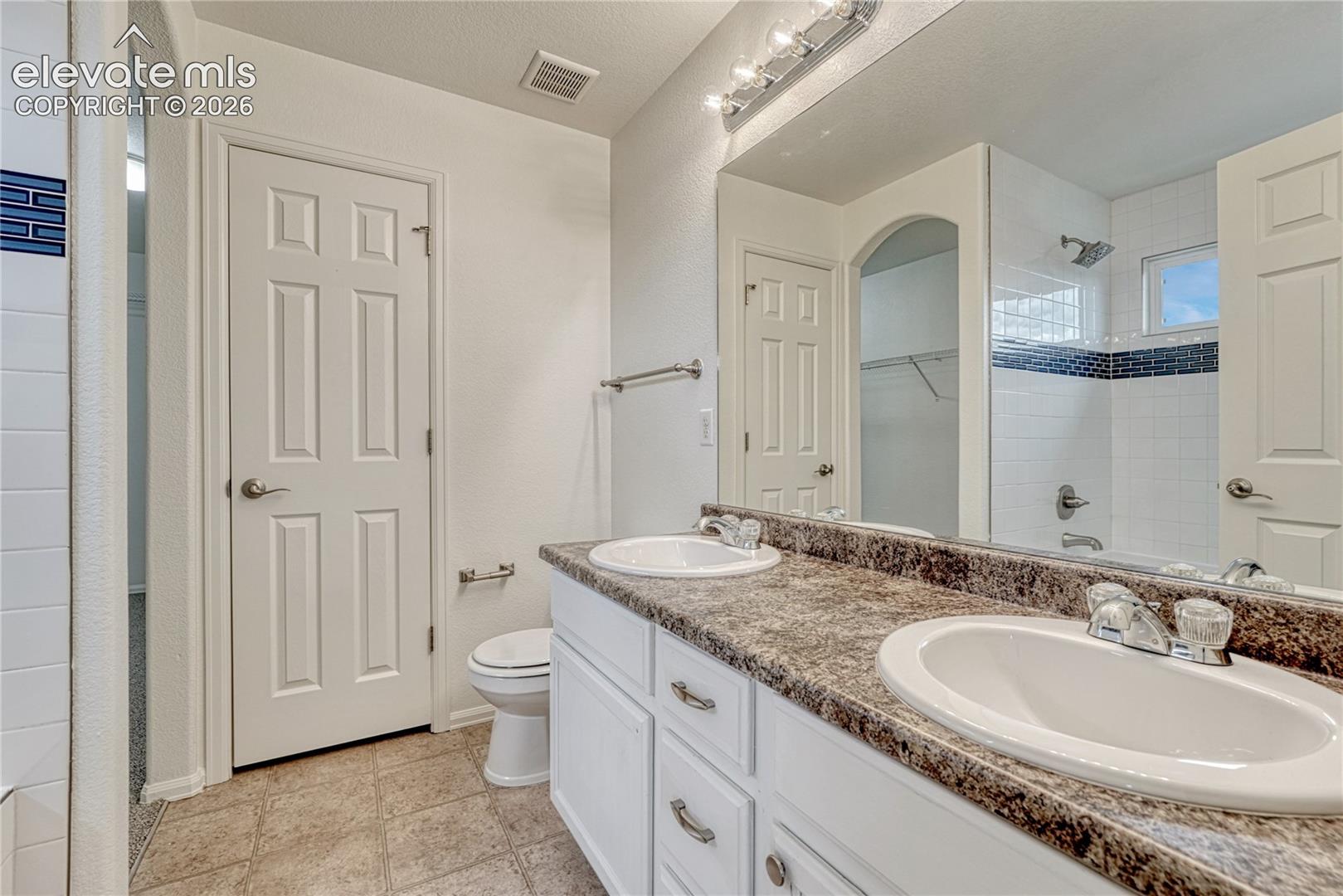Listing photo 17 for 6020 Dancing Sun Way