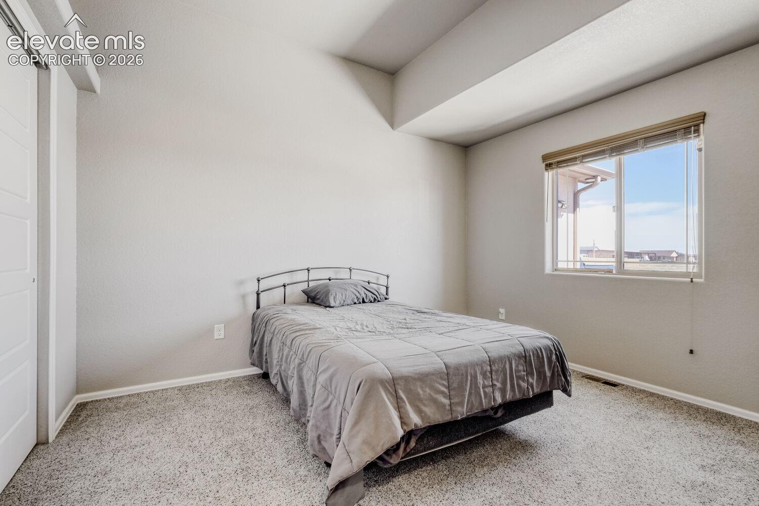 Listing photo 14 for 555 N Verbena Drive
