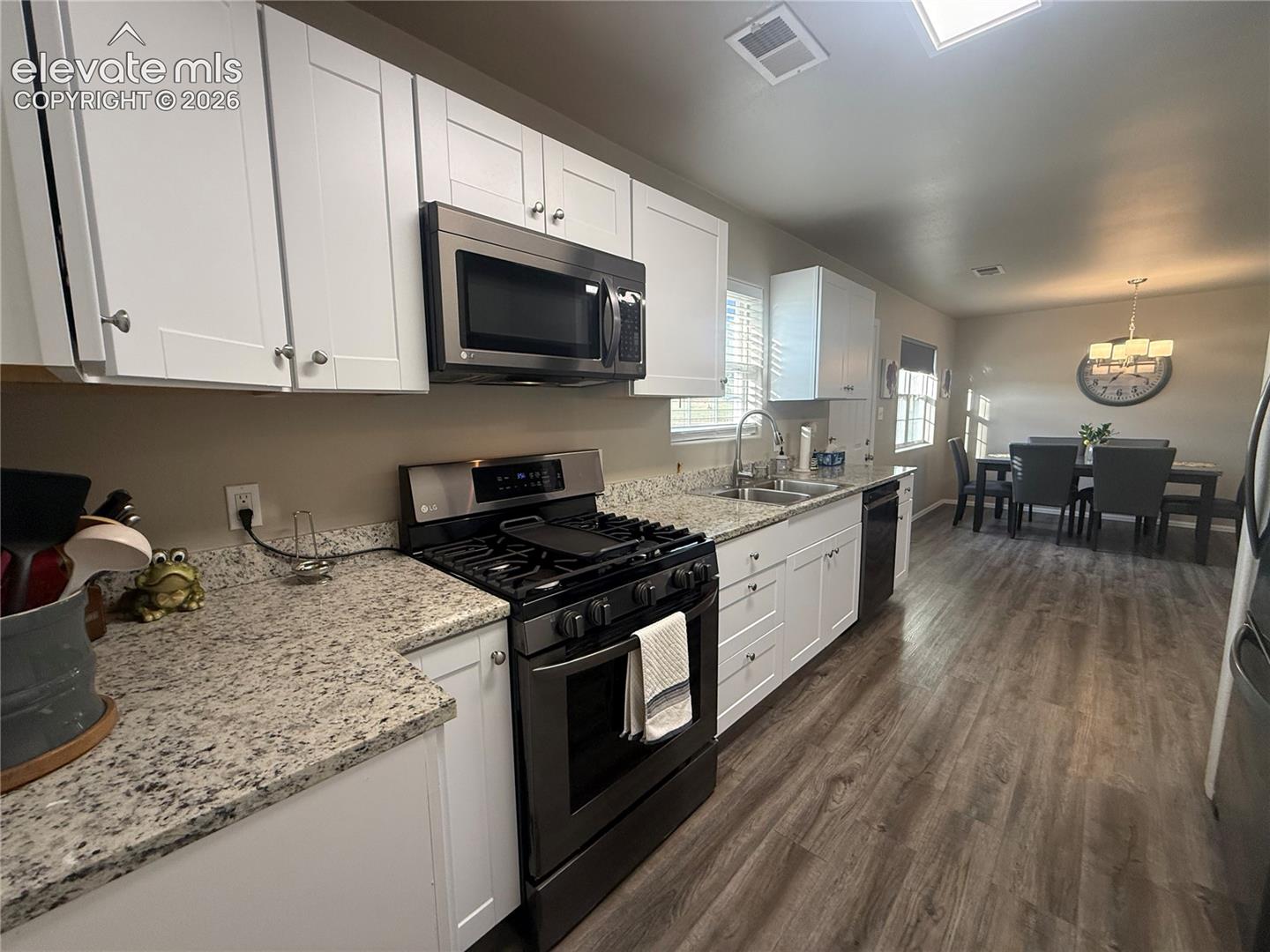 Listing photo 18 for 17 Garfield Circle