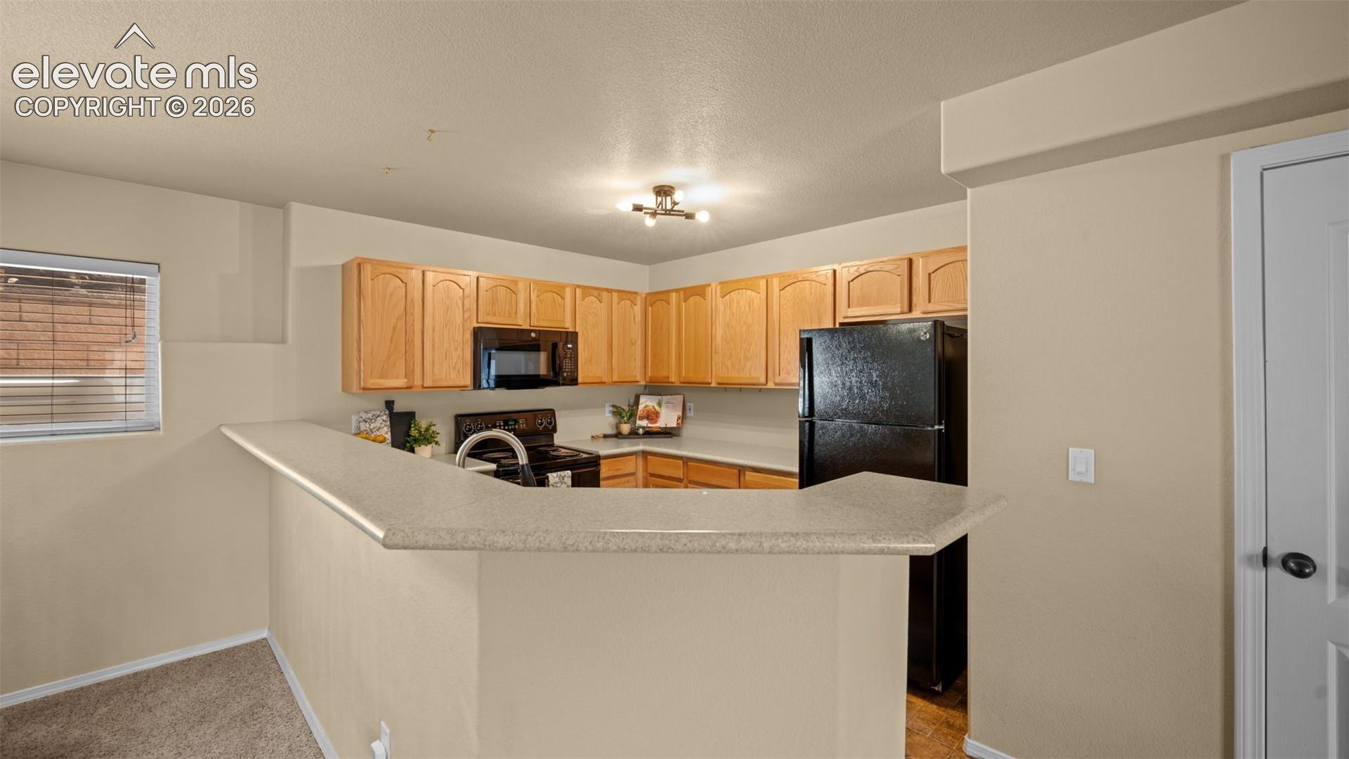 2280 La Salle Street, photo 9