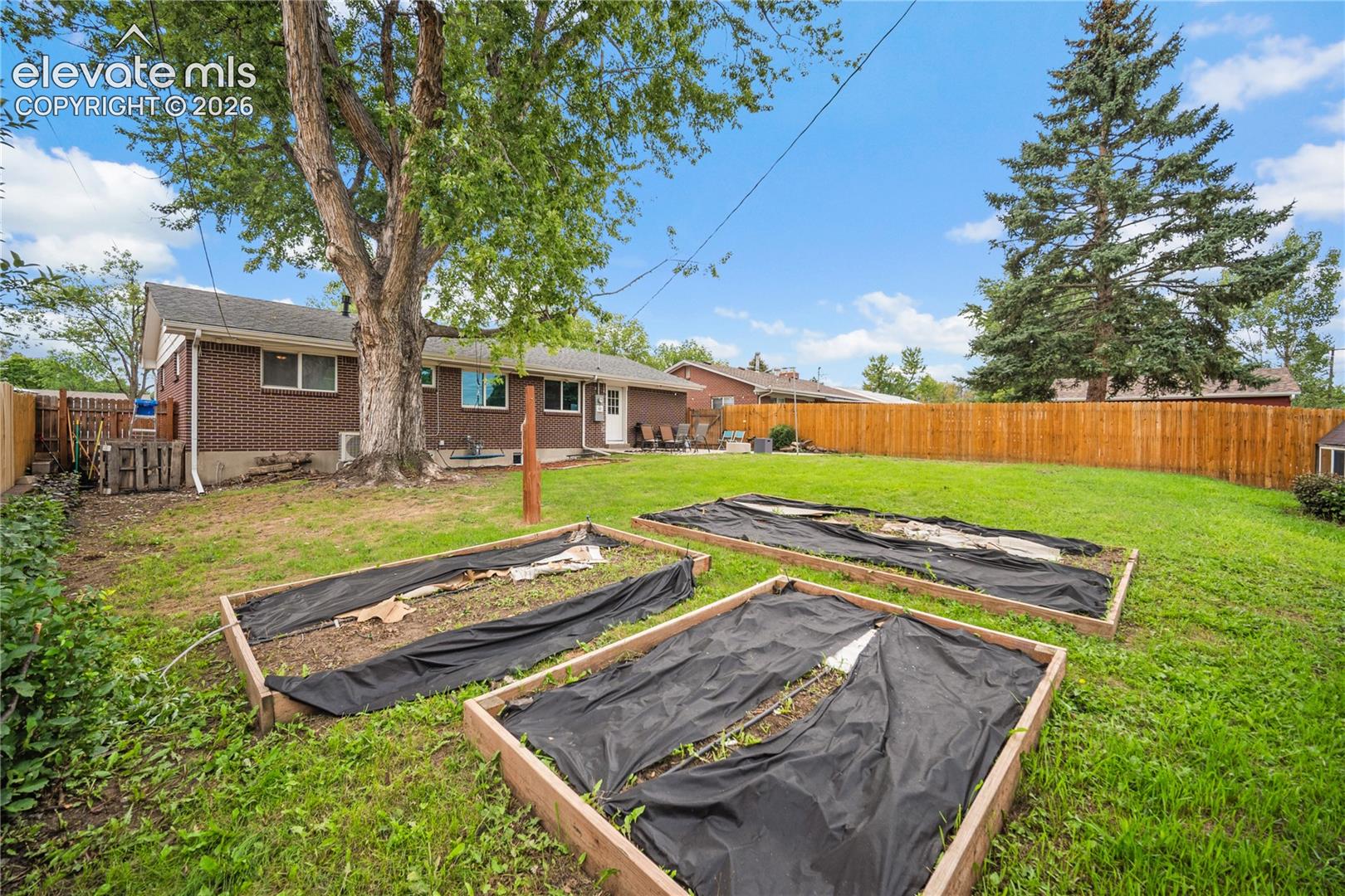 Listing photo 37 for 2414 E Caramillo Street