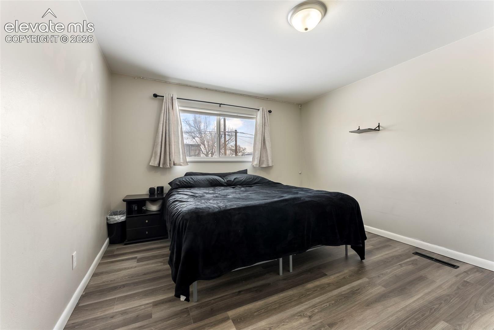 Listing photo 13 for 1429 Prado Drive