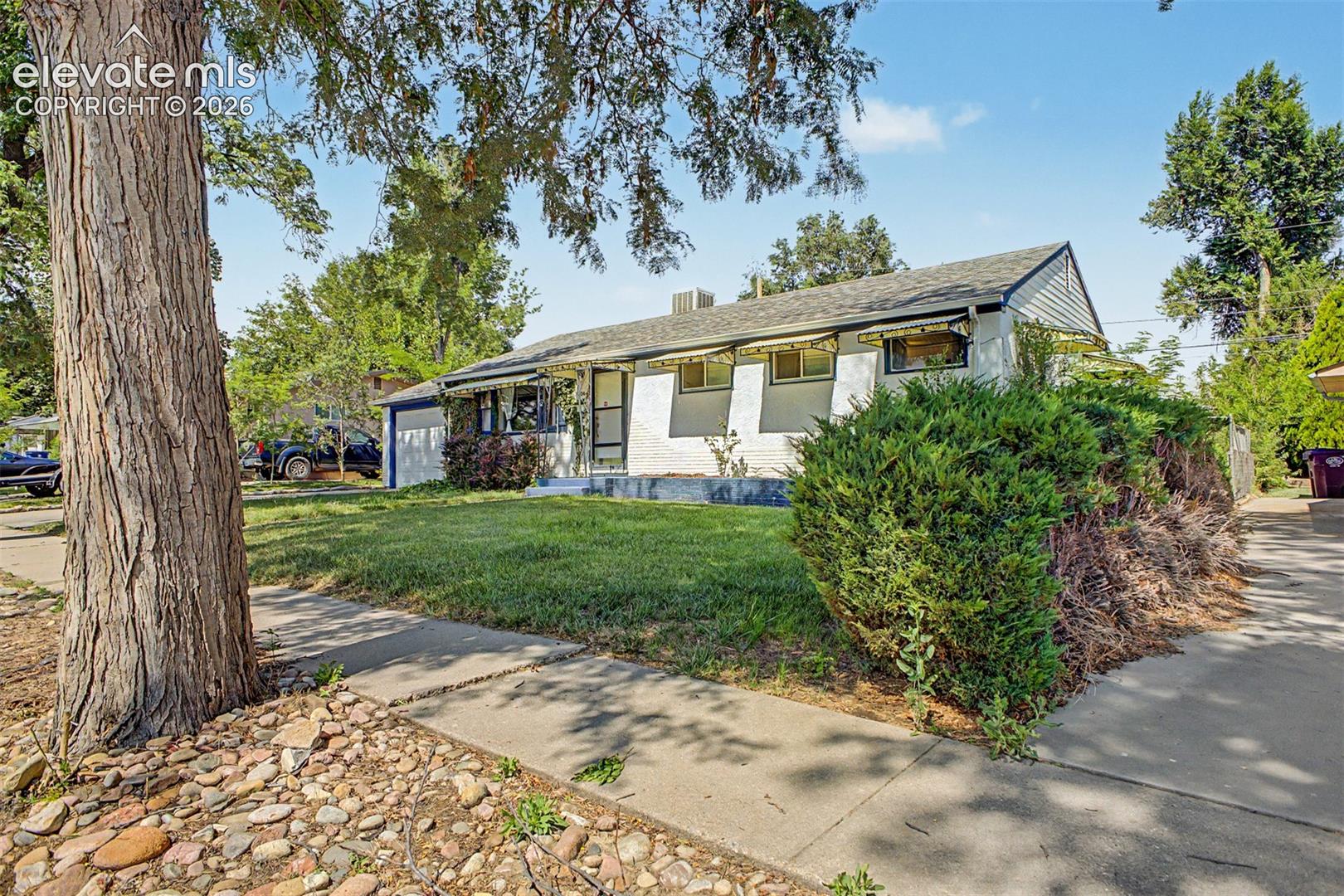 Listing photo 3 for 1606 Iroquois Road
