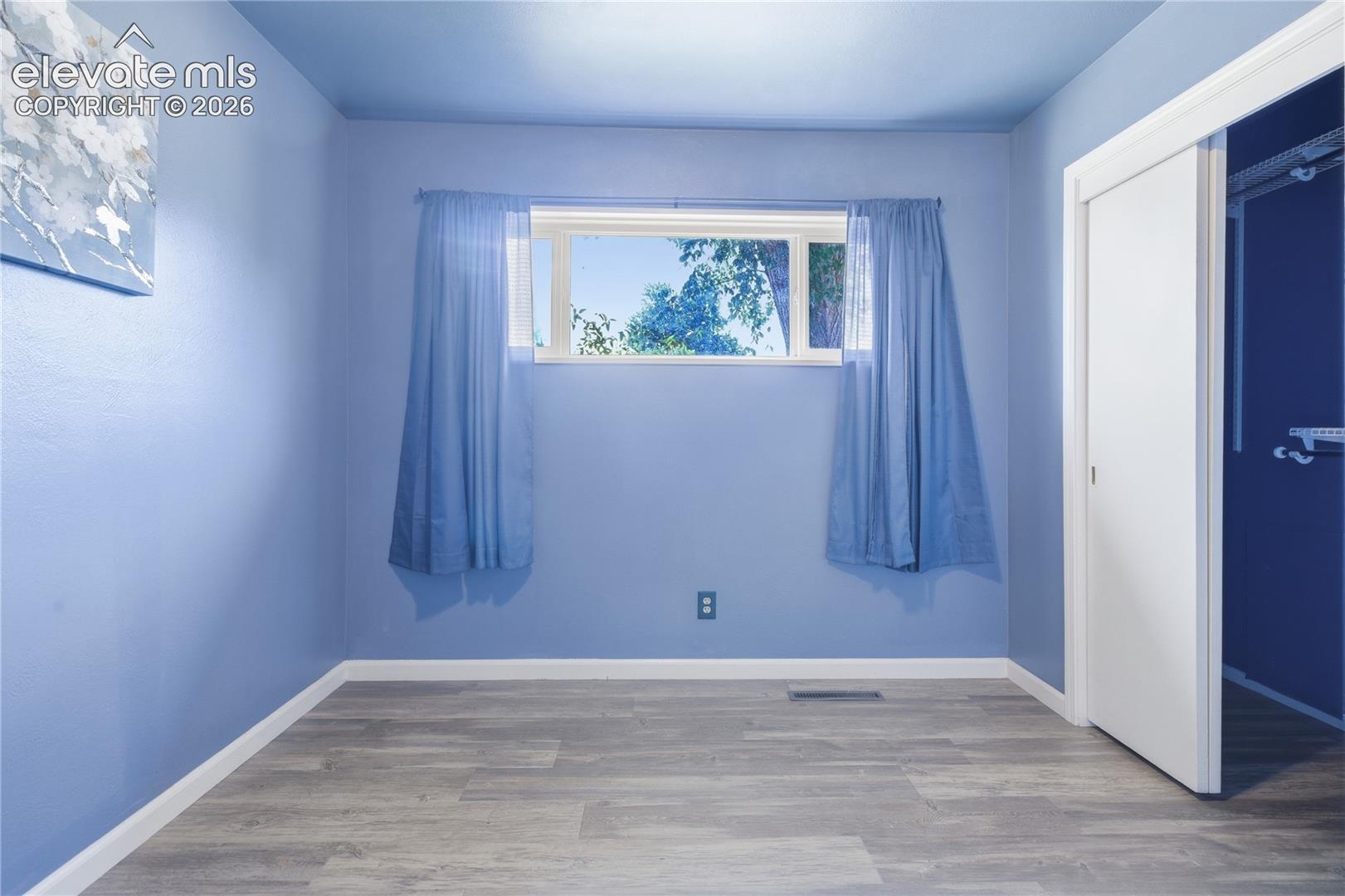 Listing photo 13 for 213 Jasper Drive