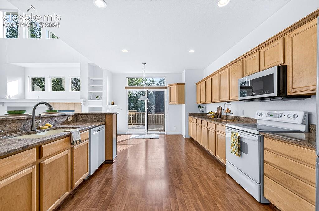Listing photo 16 for 4465 Charing Drive