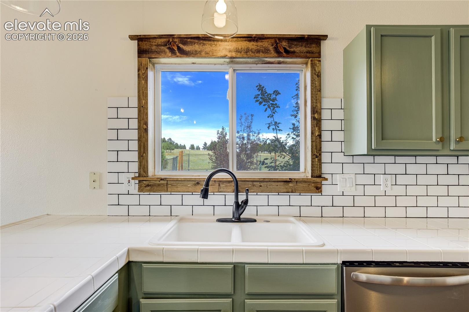 Listing photo 16 for 17650 Fremont Fort Drive