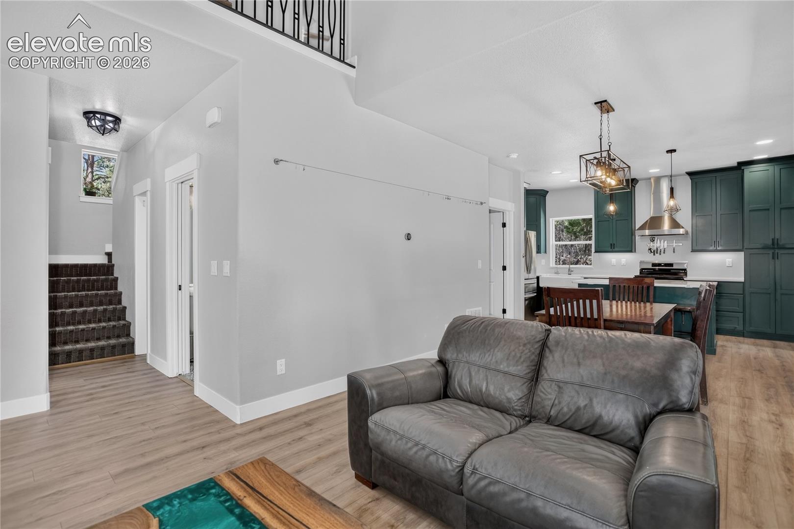 Listing photo 7 for 9920 Hodgen Road