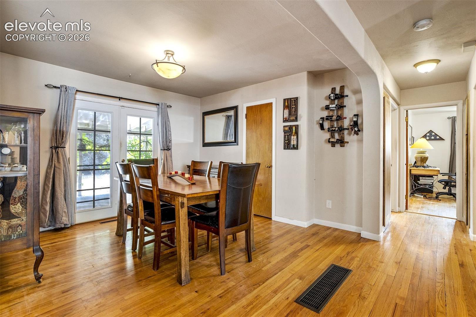 Listing photo 11 for 705 Grand Boulevard