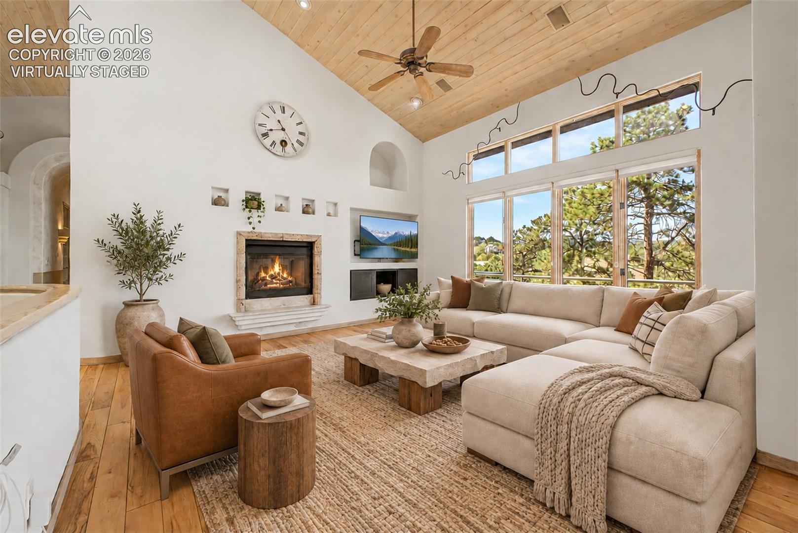 Listing photo 7 for 935 Castle Ridge Road