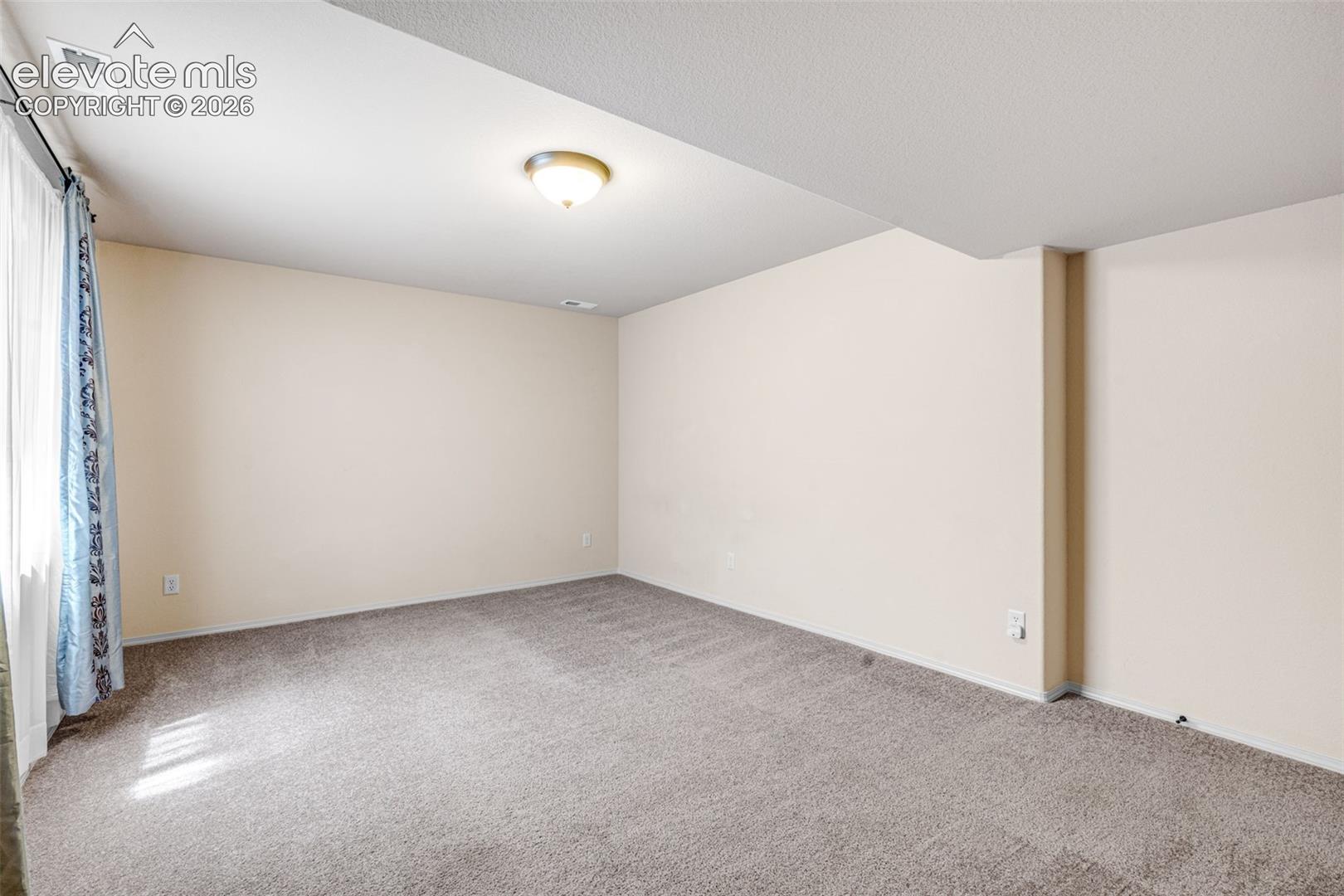 Listing photo 23 for 11263 Foxwell Way
