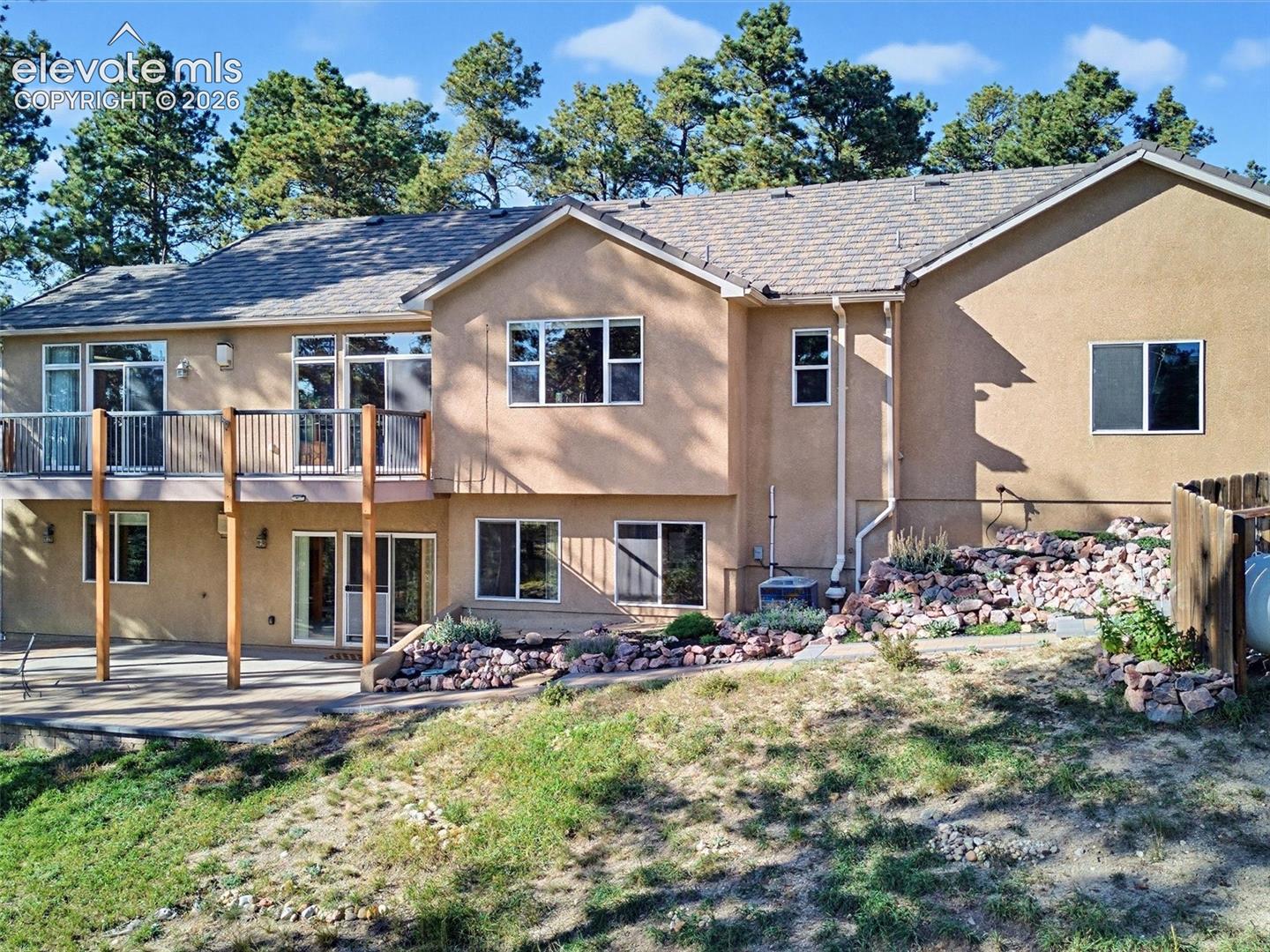 Listing photo 3 for 18065 Cumbres Road
