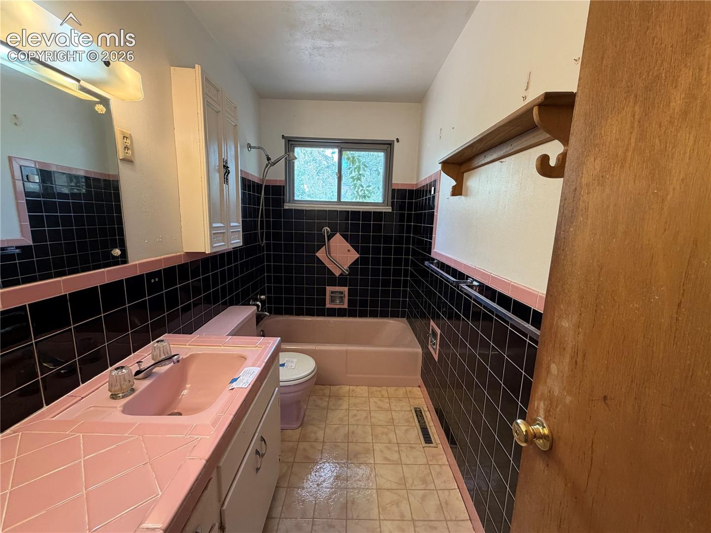 Listing photo 17 for 2239 Drakestone Drive
