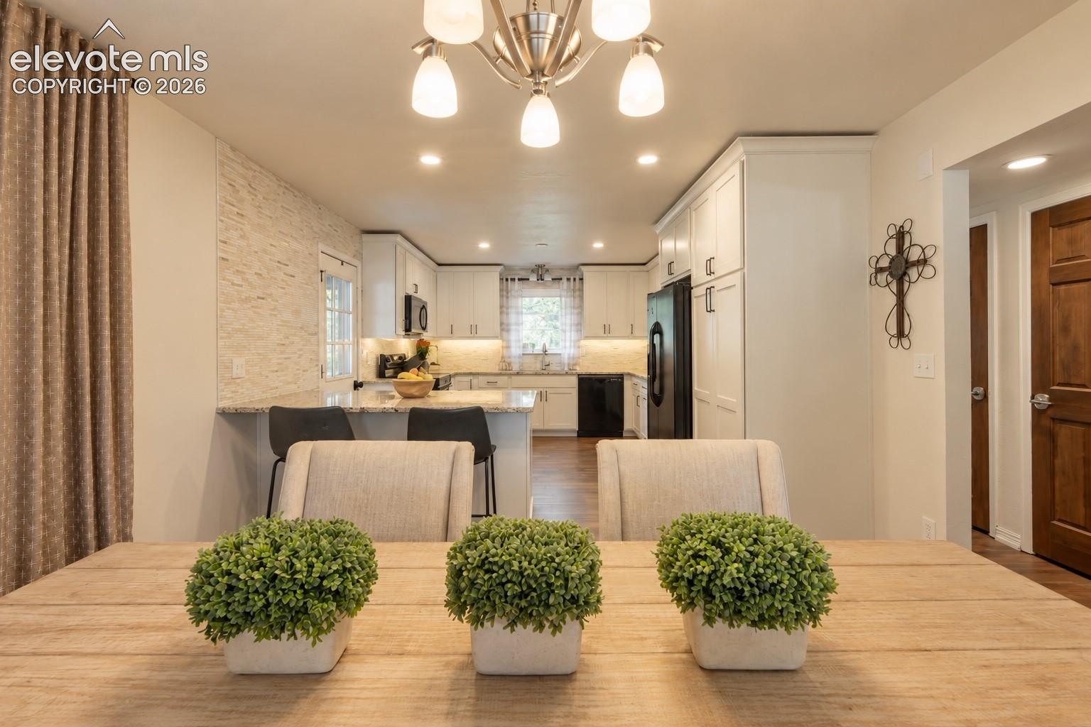 Listing photo 8 for 721 Sunnywood Place