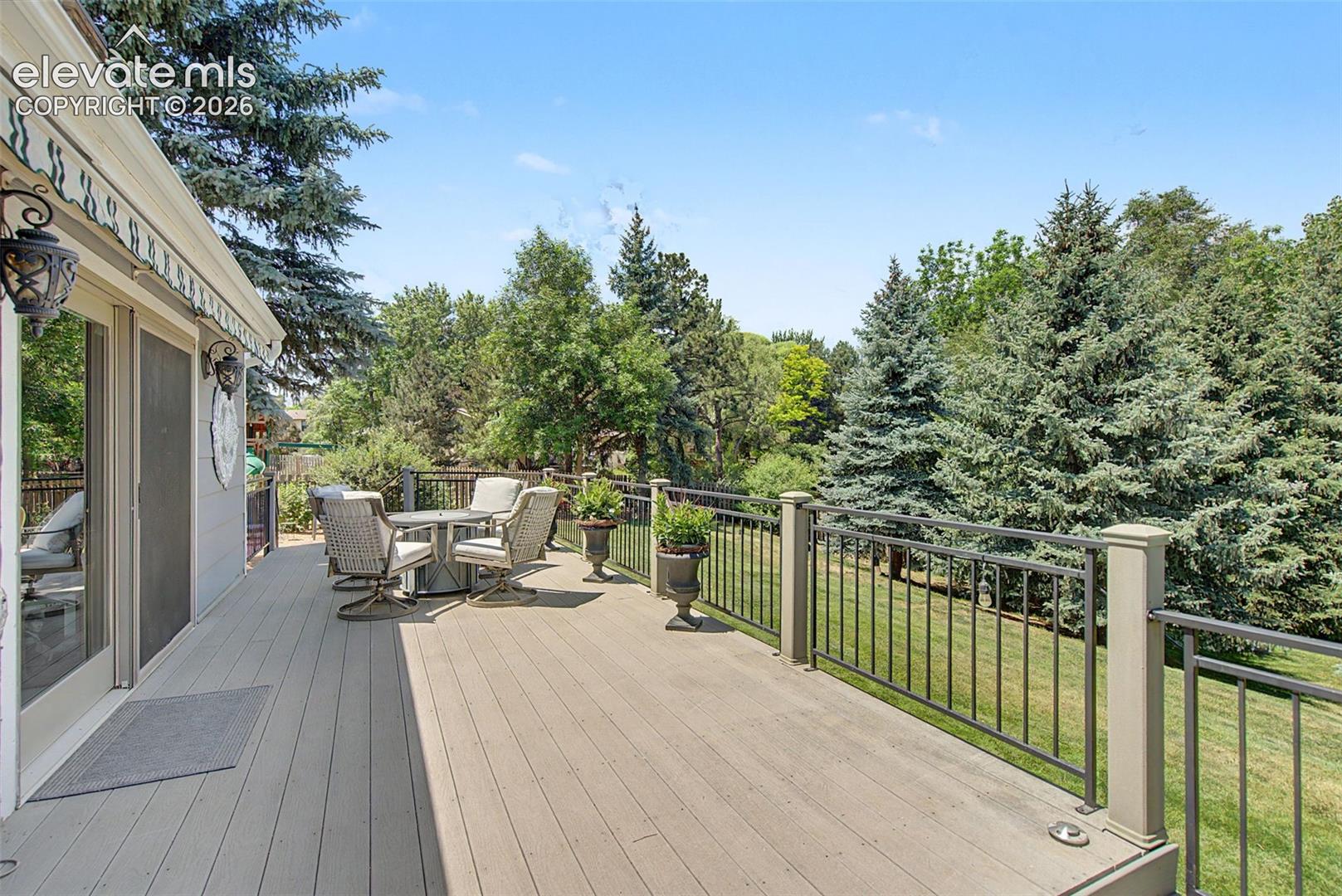 Listing photo 43 for 216 W Cheyenne Mountain Boulevard