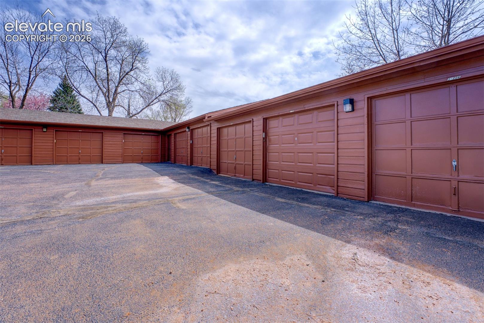 2440 Palmer Park Boulevard, photo 5