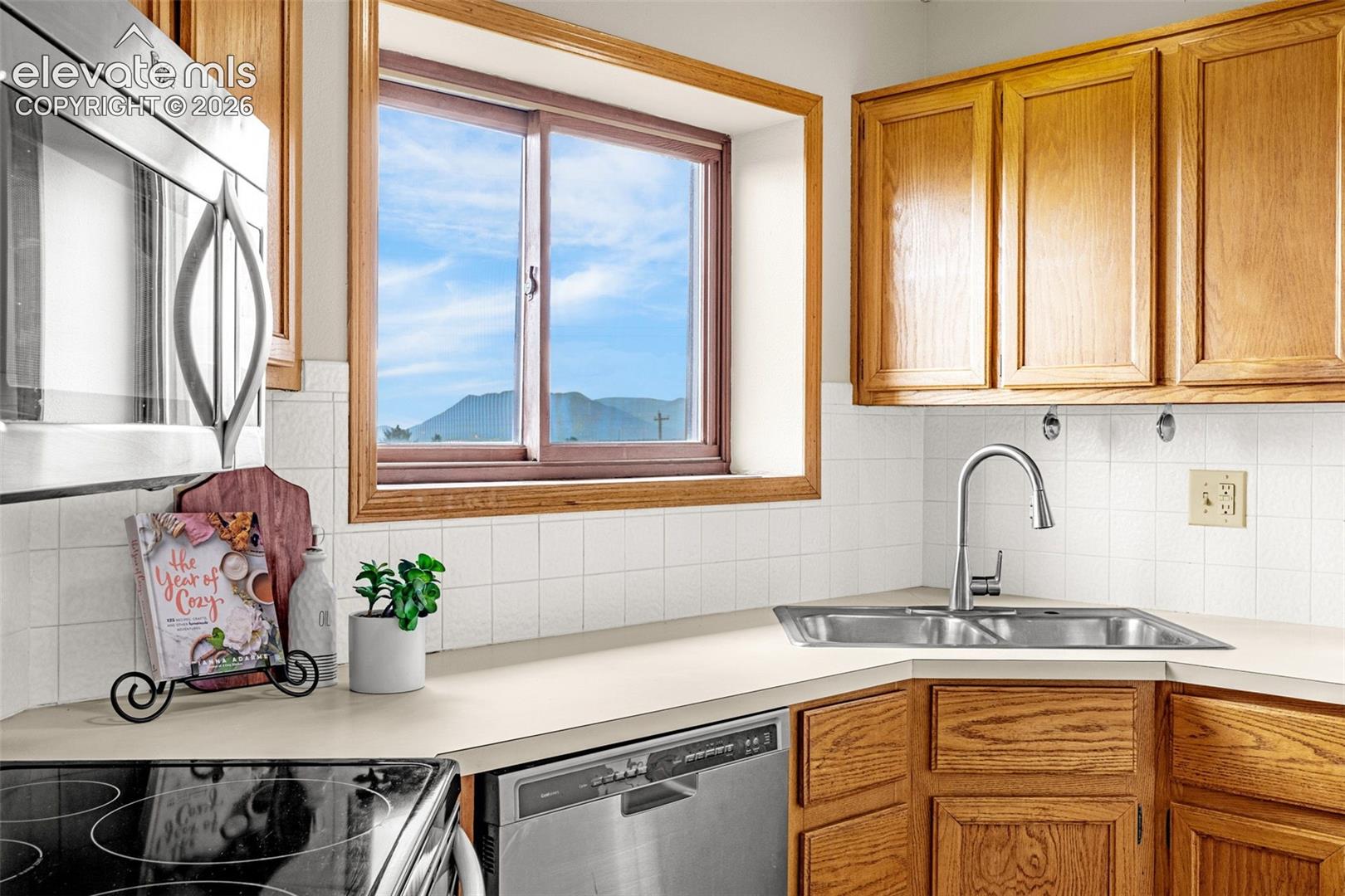 7448 Alameda Court, photo 13