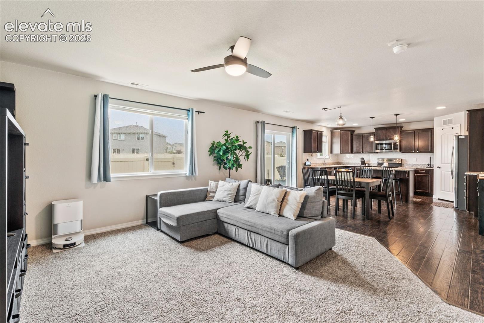 Listing photo 3 for 7478 Benecia Drive