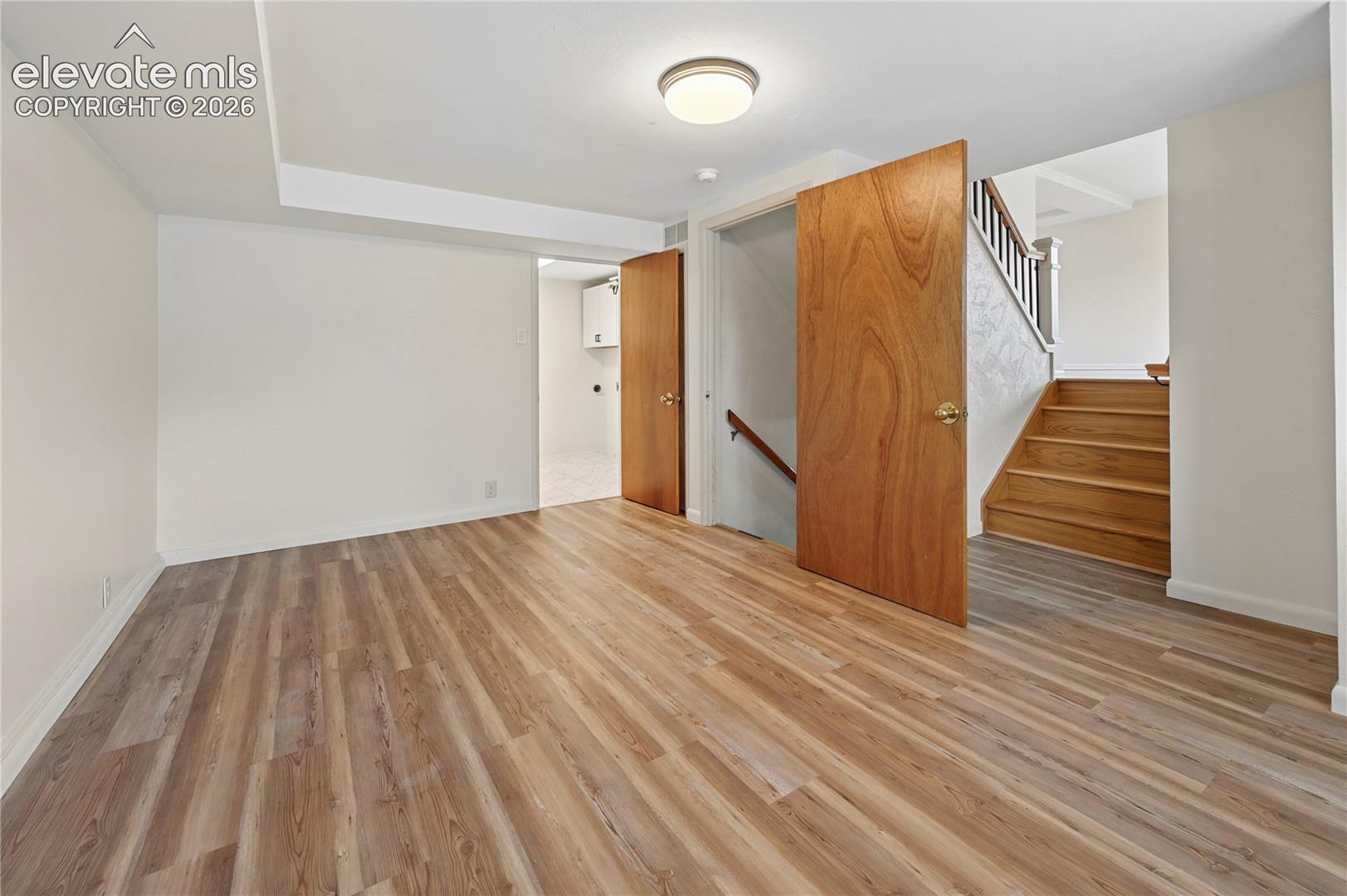 Listing photo 31 for 801 Westacres Avenue