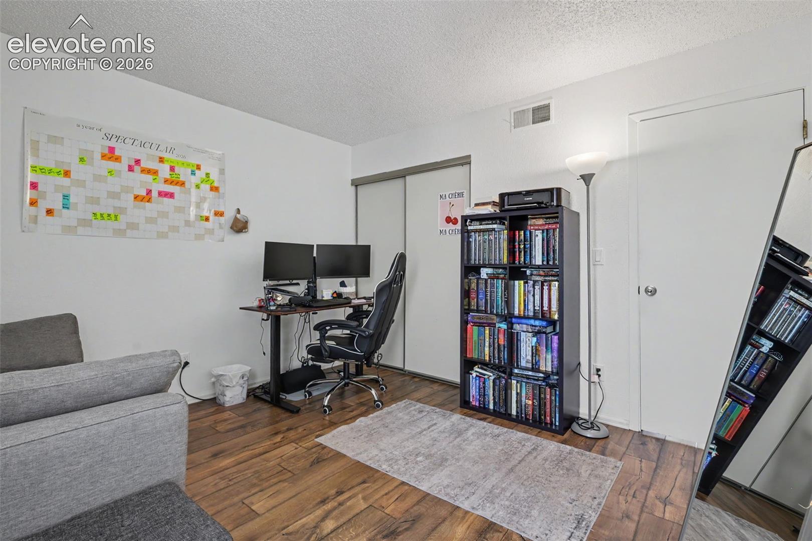 Listing photo 19 for 3110 Van Teylingen Drive E