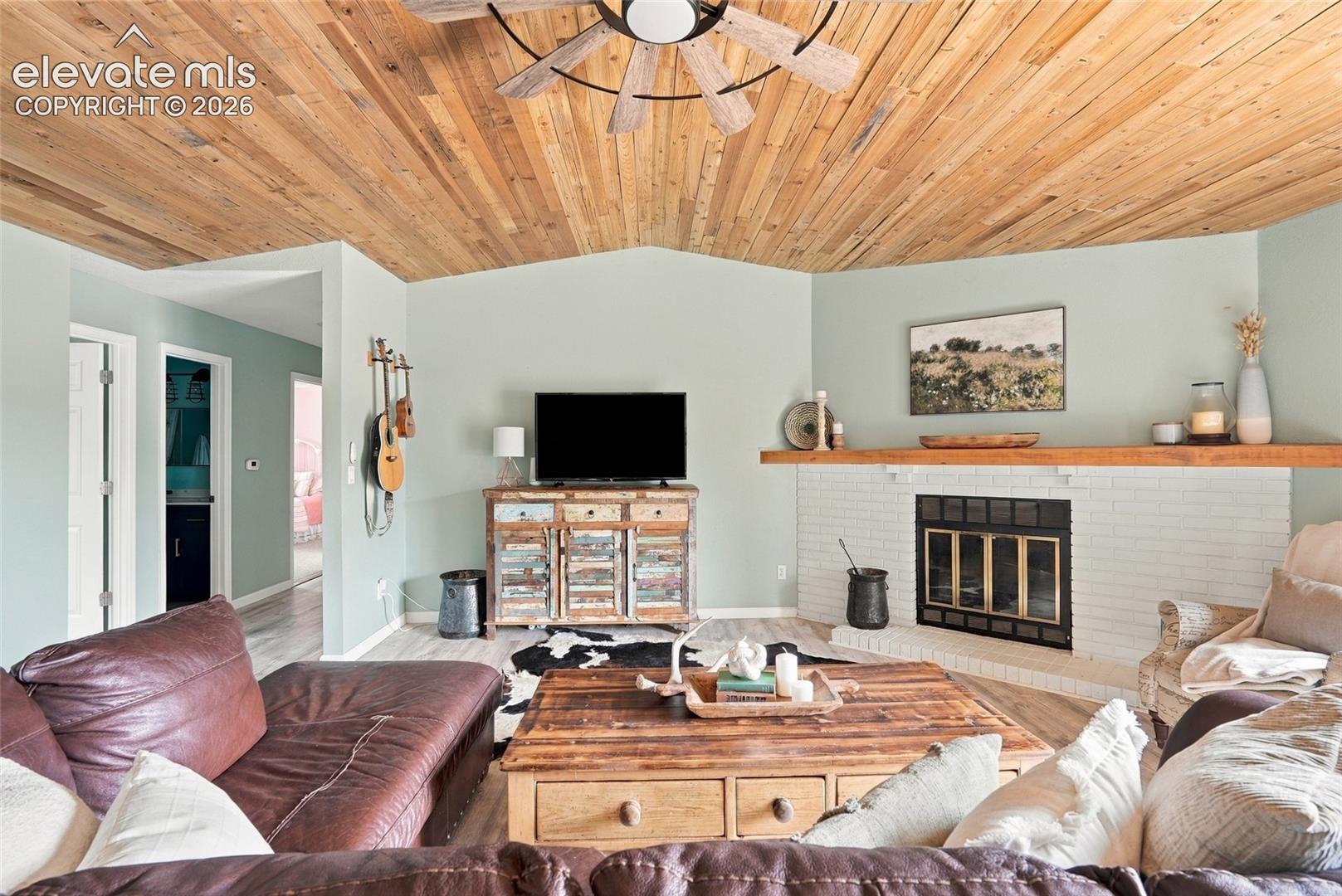 Listing photo 7 for 6326 Pulpit Rock Drive