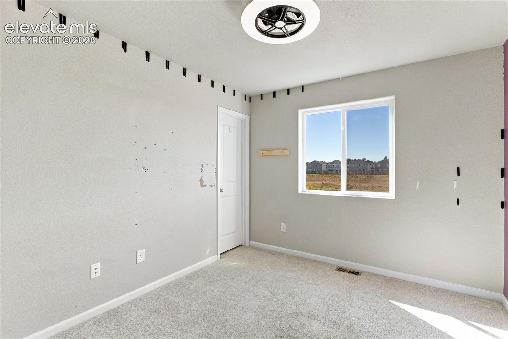 Listing photo 16 for 10621 Castor Drive