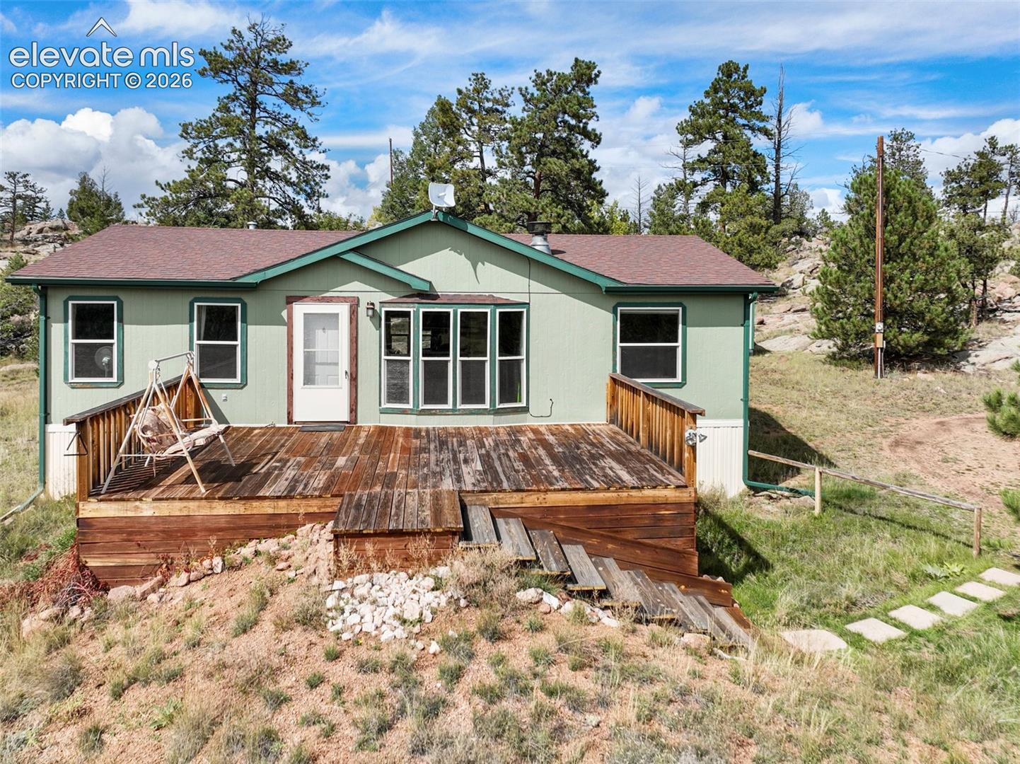 Listing photo 2 for 82 Ute Circle