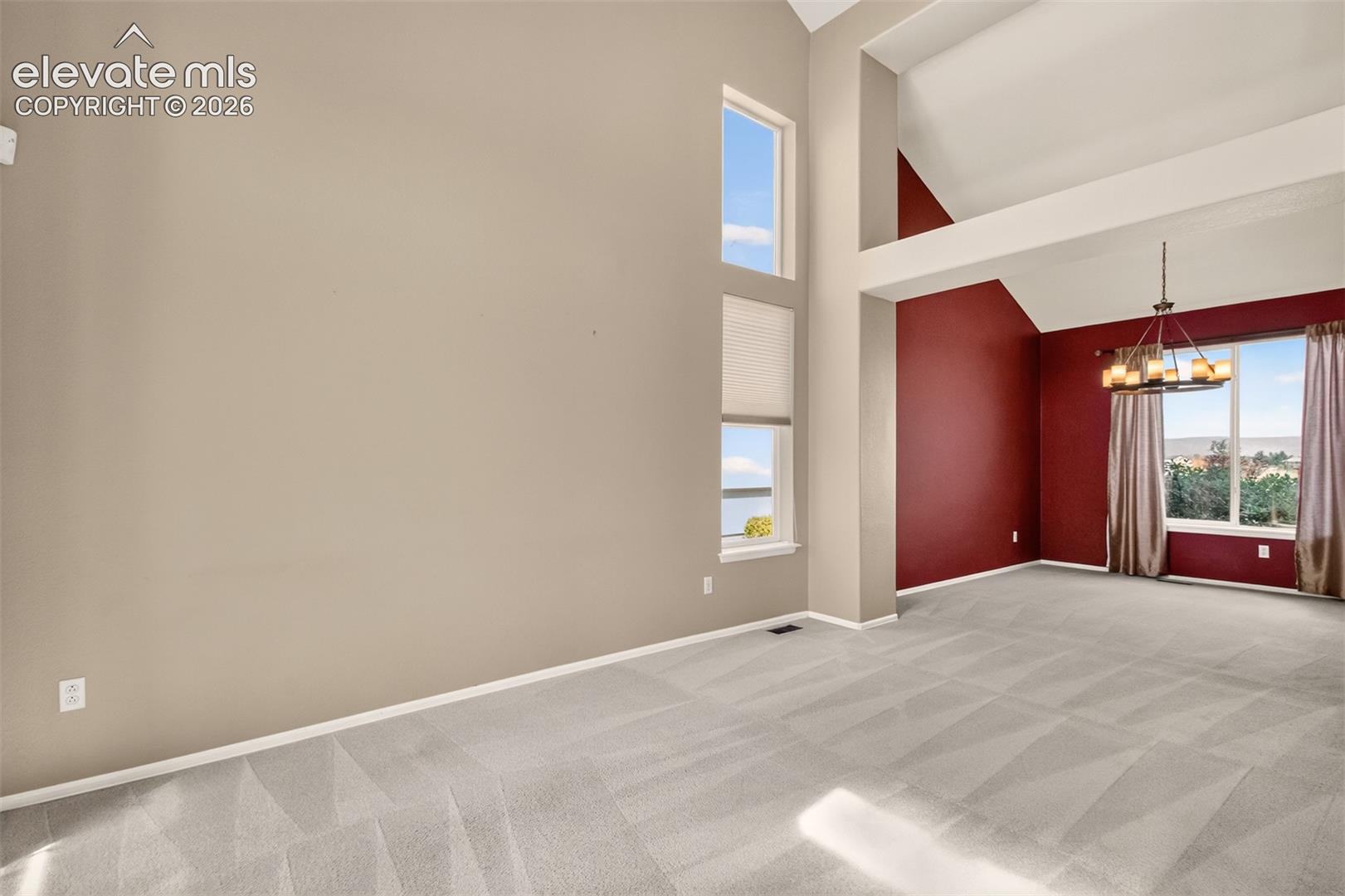 Listing photo 10 for 387 Fox Run Circle