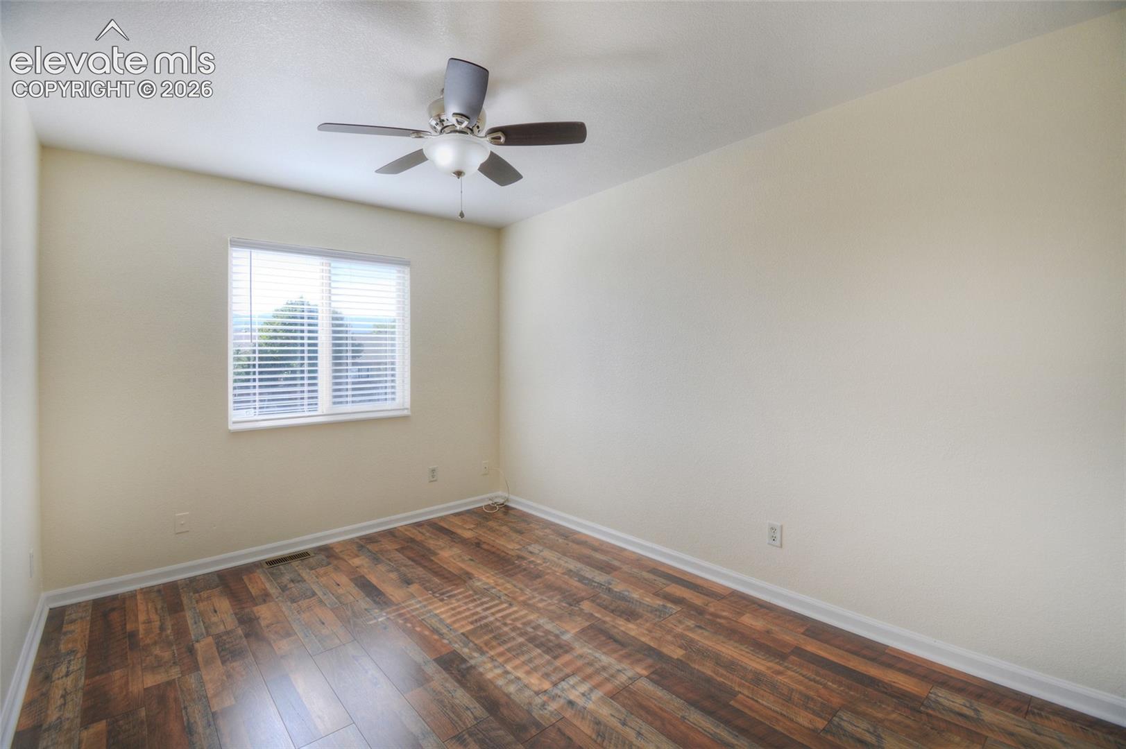 Listing photo 14 for 4820 Pathfinder Drive