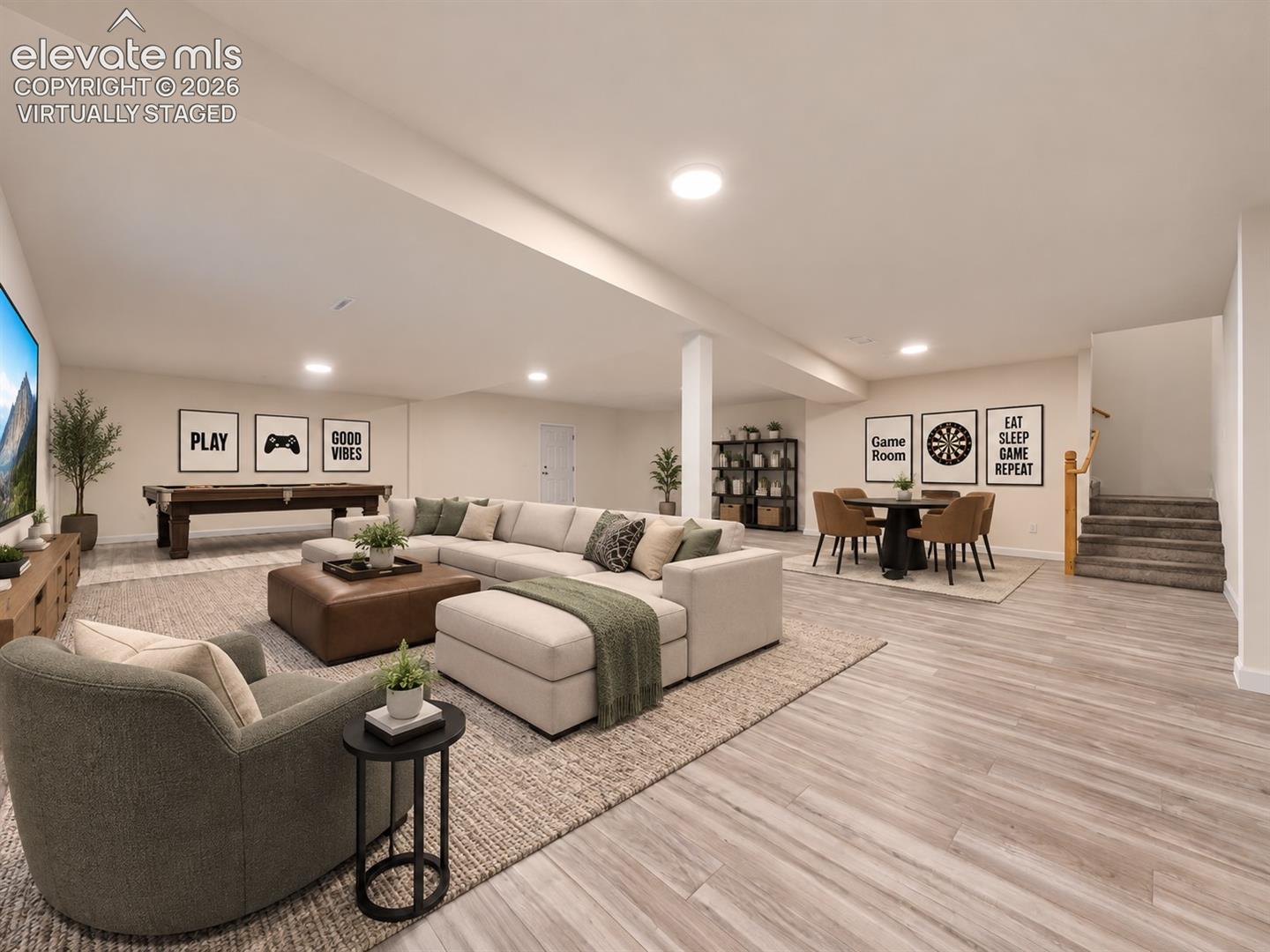 Listing photo 45 for 893 S Greenway Avenue