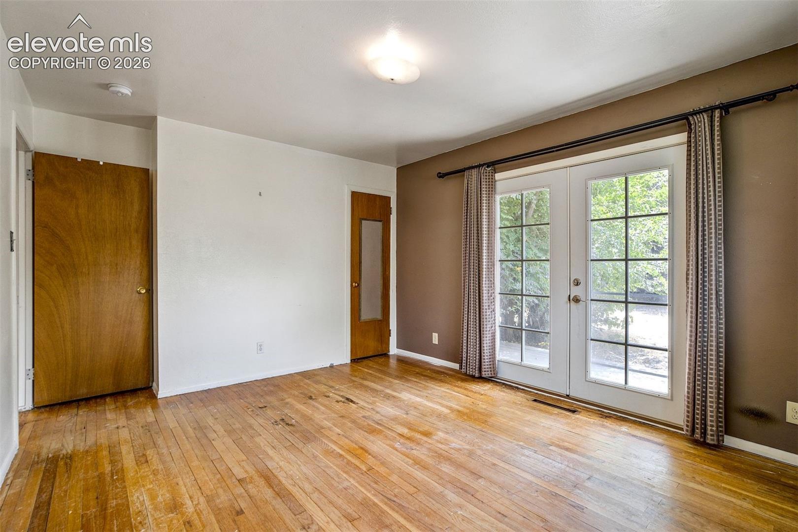 Listing photo 23 for 705 Grand Boulevard