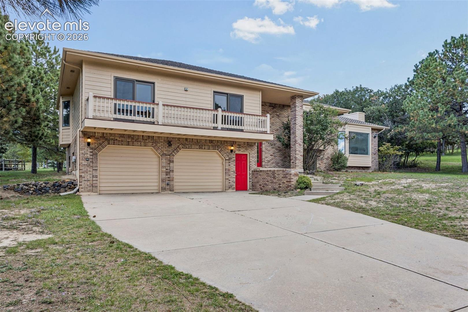 Listing photo 3 for 19975 Doewood Drive