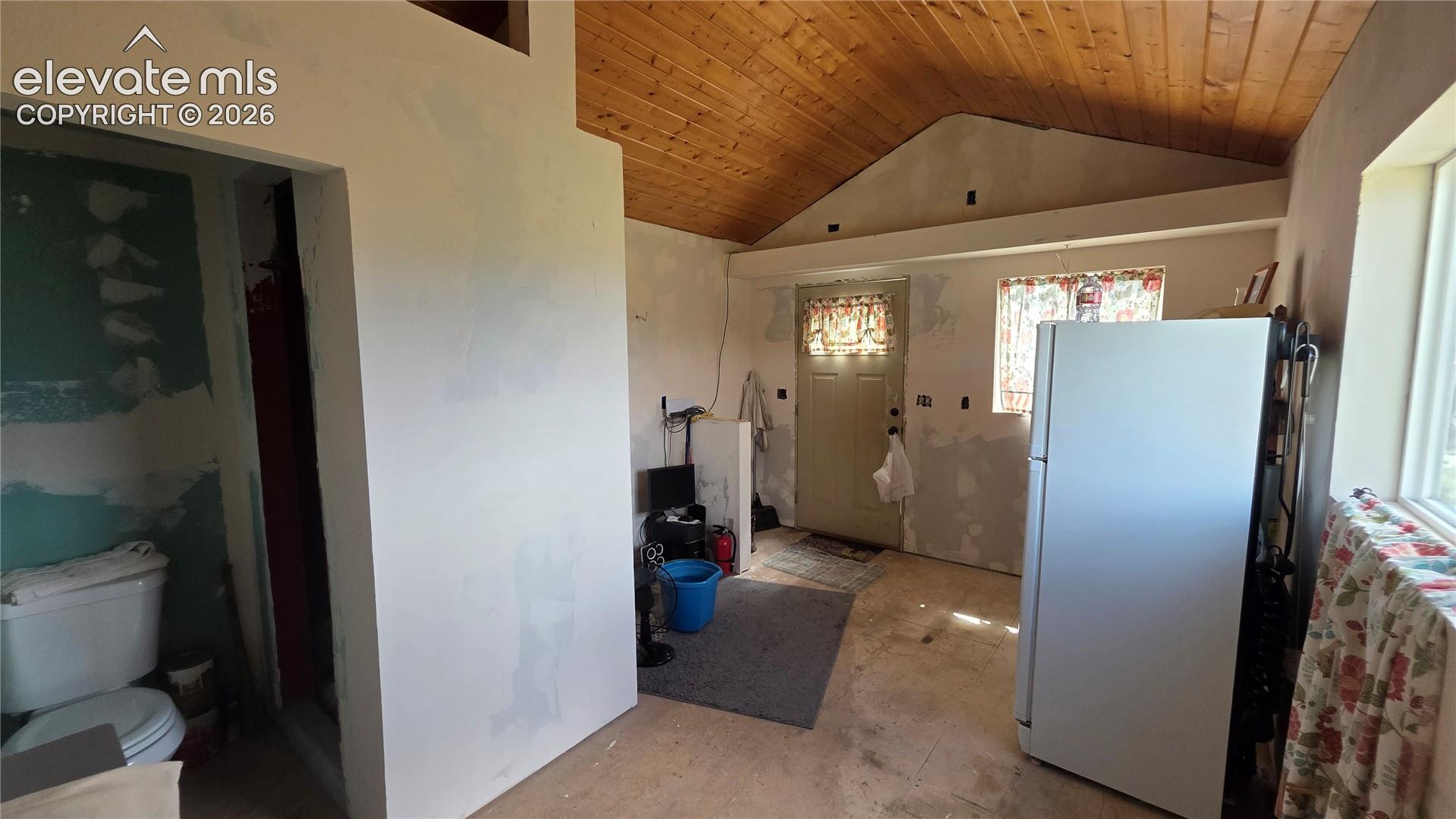 Listing photo 6 for 990 Rito Alto Avenue
