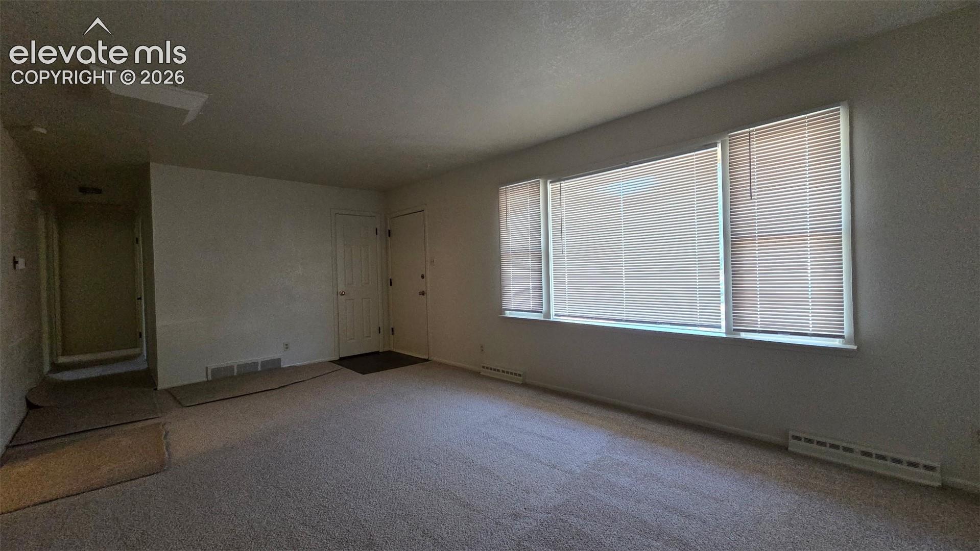 Listing photo 4 for 26 Caledonia Road