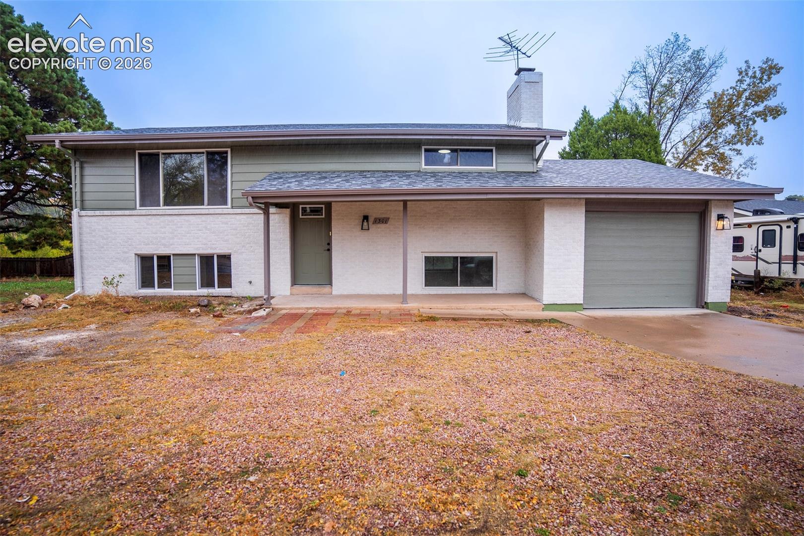 Listing photo 2 for 1301 N Murray Boulevard