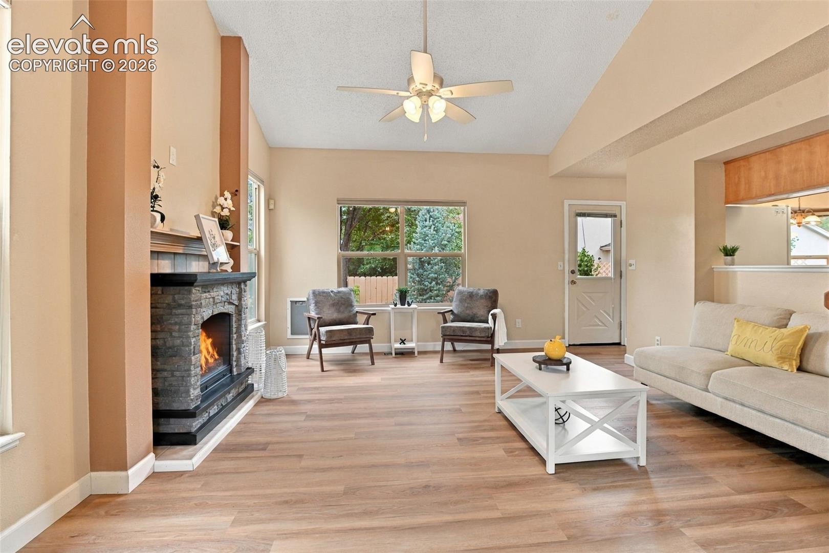 Listing photo 6 for 5960 Chokecherry Drive