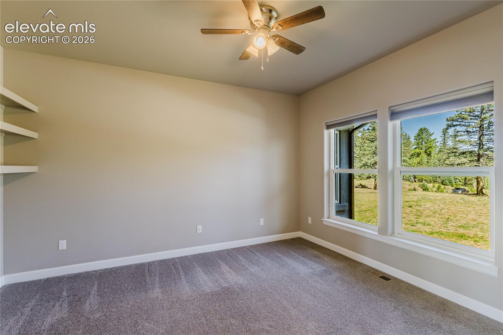 Listing photo 10 for 407 Silvermoon Heights
