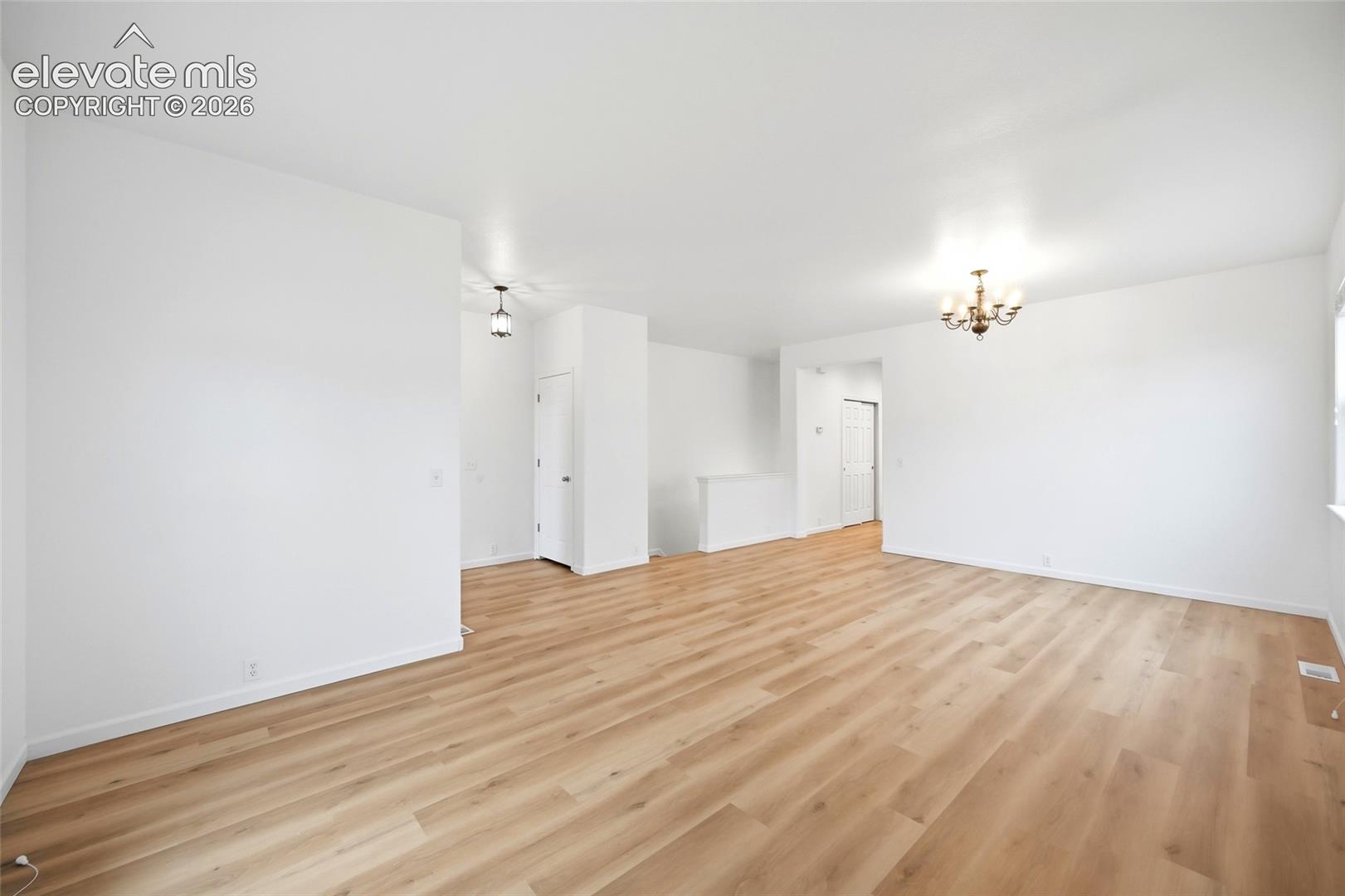 Listing photo 7 for 12354 Pine Valley Circle