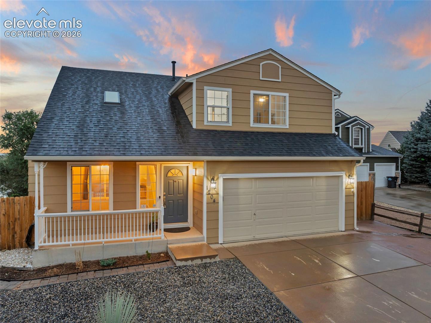 Listing photo 3 for 1204 White Stone Way