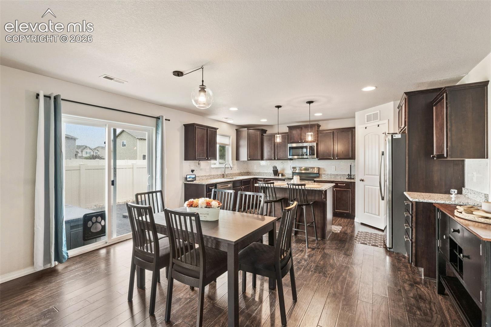 Listing photo 14 for 7478 Benecia Drive