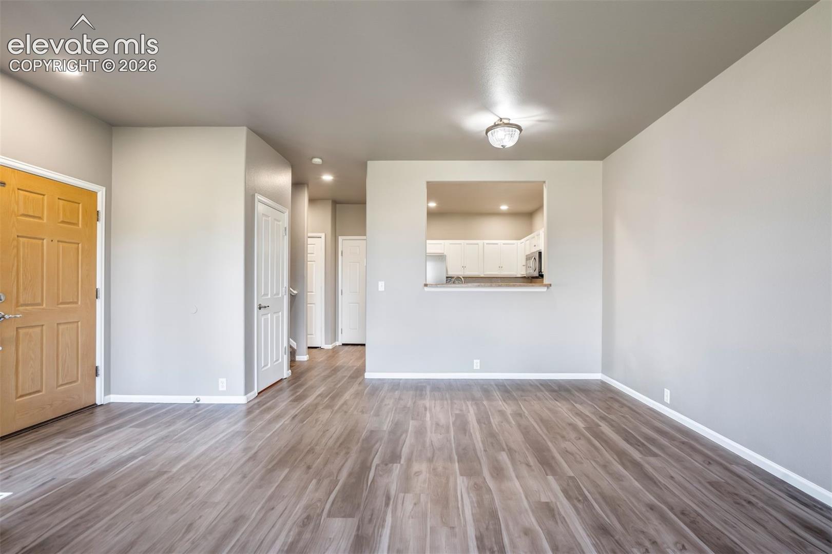 Listing photo 10 for 7303 Sandy Springs Point
