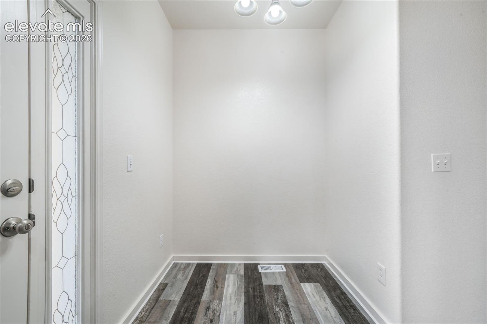Listing photo 13 for 10513 Wells Point