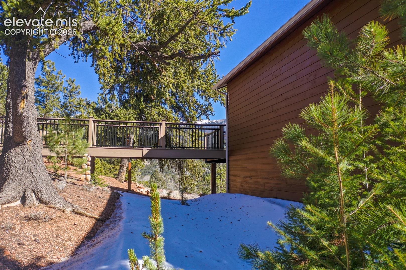 Listing photo 8 for 493 Horseshoe Drive